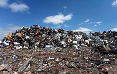 Ученые подсчитали, что с 1992 года в стране заканчивался жизненный цикл 72% глобального пластикового мусора