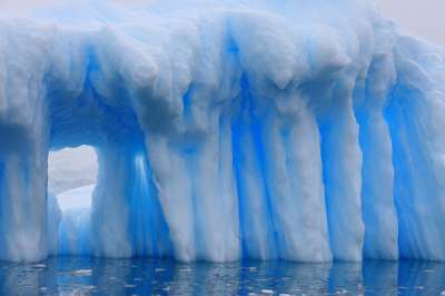 Айсберг в Антарктике. Фото Achim Baque | Shutterstock