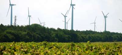 Европейский Союз выделит четверть своего следующего бюджета на борьбу с изменением климата. На фото: ветряная электростанция в Болгарии. Фото ВБ/И.Таушанова