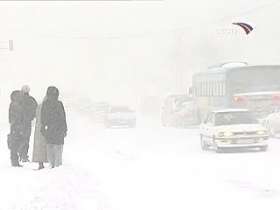 Снегопад парализовал движение транспорта в Забайкалье. Фото: Вести.Ru