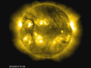 На Солнце, вопреки прежним гипотезам, могут происходить так называемые супервспышки, которые способны вызывать невиданные до сих пор магнитные бури и выбросы радиации, что может нанести существенный ущерб Земле. Фото: http://sohowww.nascom.nasa.gov