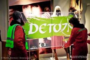 Крупные бренды начали год с отказа от токсичной моды. Фото: Greenpeace