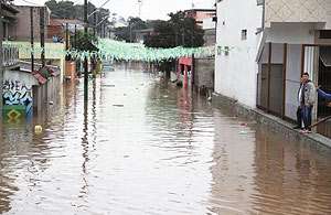 Из-за сильного наводнения в бразильском городе четыре матча ЧМ-2014 по футболу под угрозой срыва. Фото:  БЕЛТА