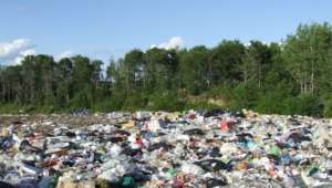 Пластиковые отходы разлагаются более ста лет и наносят огромный ущерб природе. Фото: Вести.Ru